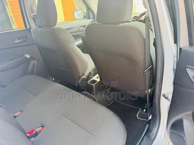 Suzuki Swift 2018 Silver