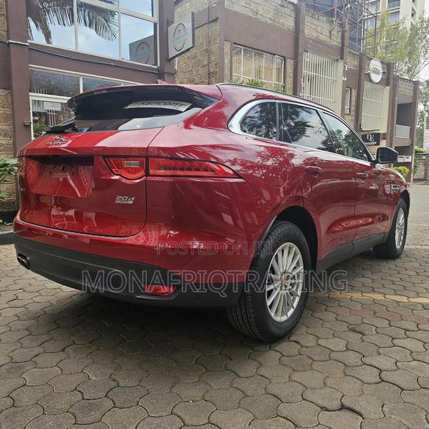 Jaguar F-Pace 20d Prestige AWD 2019 Red