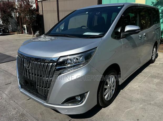 Toyota Esquire 2.0 FWD (8 seater) 2019 Silver