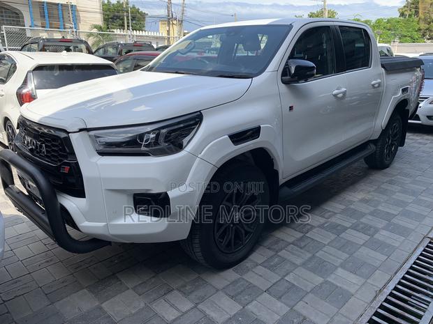 Toyota Hilux Revo Double Cab Deisel 2.4 AWD 2018 White
