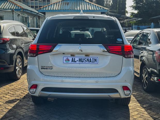 Mitsubishi Outlander PHEV 2018 Pearl