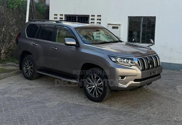 Toyota Land Cruiser Prado 2.8 2018 Gold