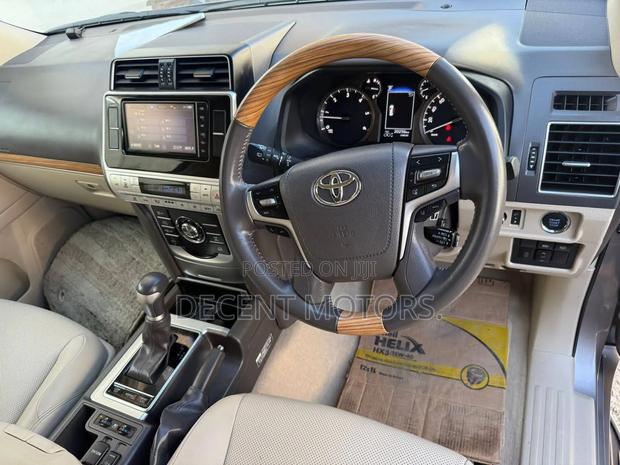Toyota Land Cruiser Prado 2.8 2018 Gold