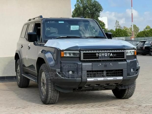Toyota Land Cruiser Prado 2.8 2024 Gray
