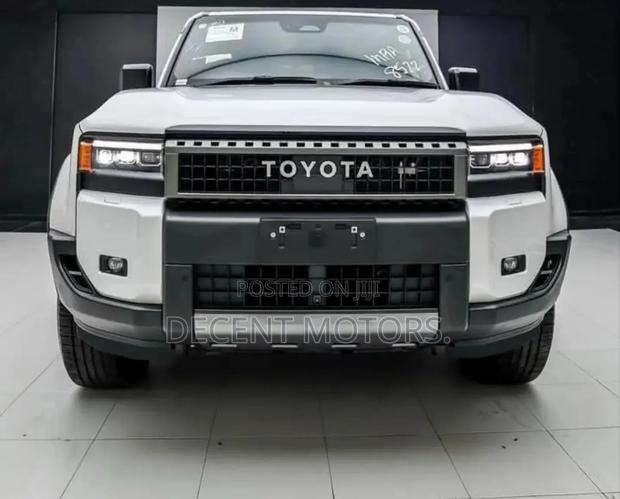 Toyota Land Cruiser Prado 2.8 2024 White