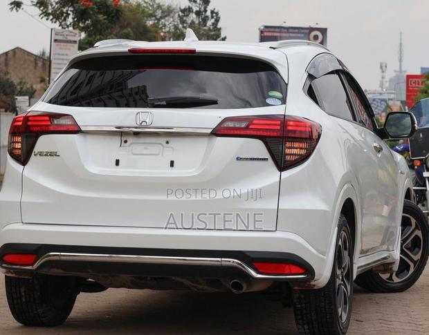 Honda Vezel 1.5 Hybrid 2WD 2018 White