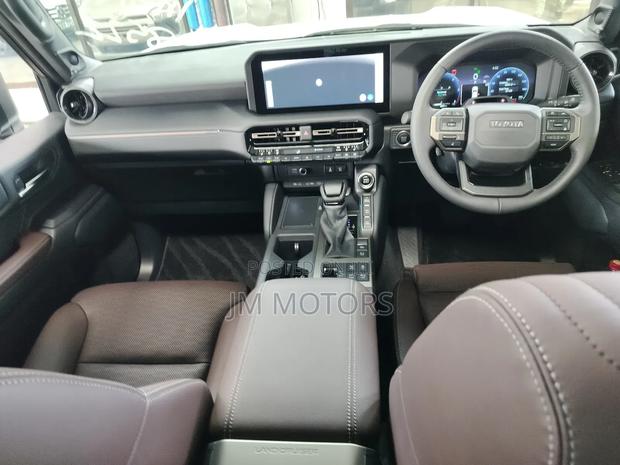 Toyota Land Cruiser 2024 White