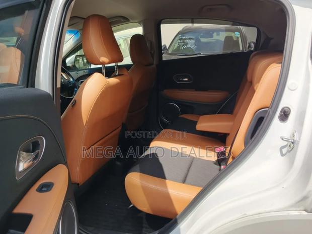 Honda Vezel 2018 White