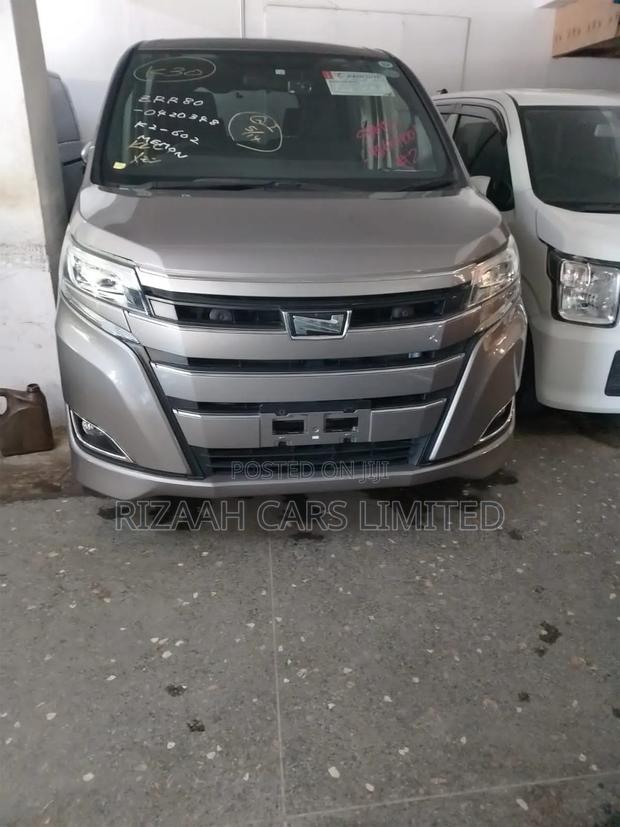 Toyota Noah 2018 Gray