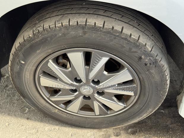 Nissan Serena 2019 Silver