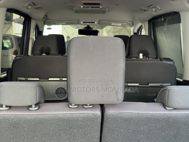 Nissan Serena 2019 Silver