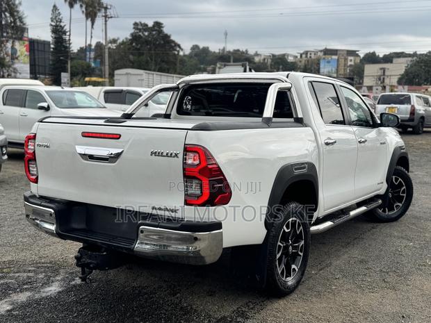 Toyota Hilux Revo Double Cab Deisel 2.4 AWD 2019 White