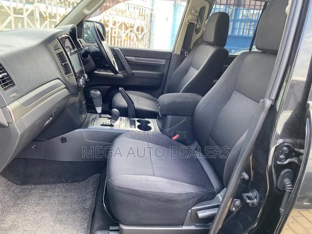 Mitsubishi Pajero 2018 Black