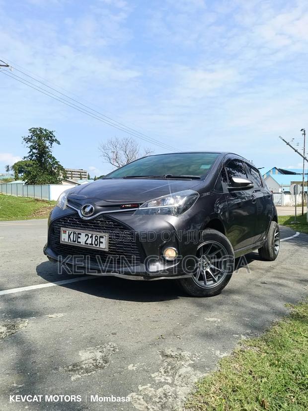 Toyota Vitz 2015 Black