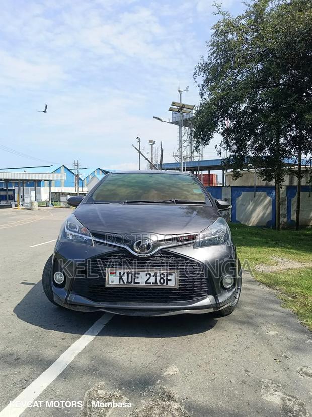 Toyota Vitz 2015 Black