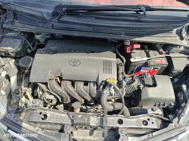 Toyota Vitz 2015 Black
