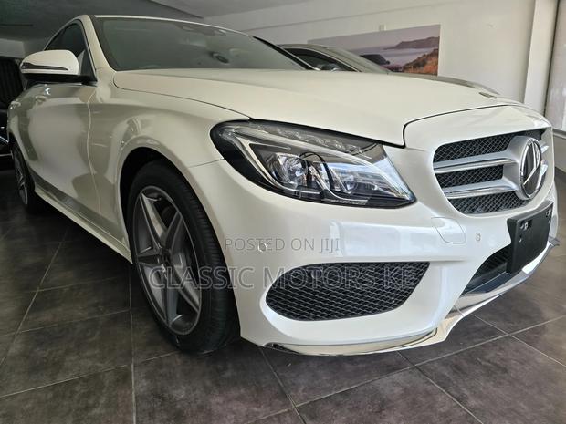 Mercedes-Benz C200 2019 White