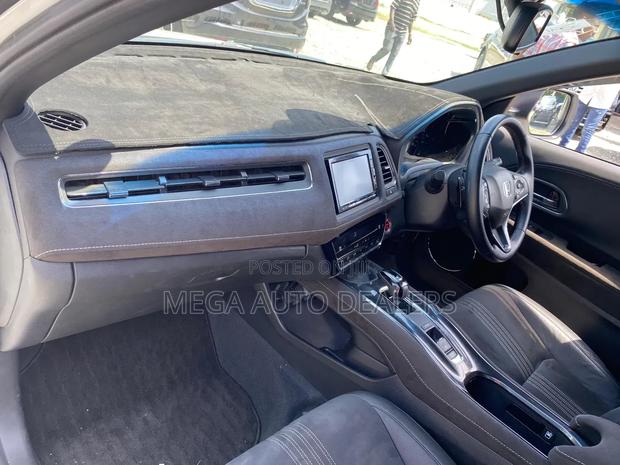 Honda Vezel 2018 White