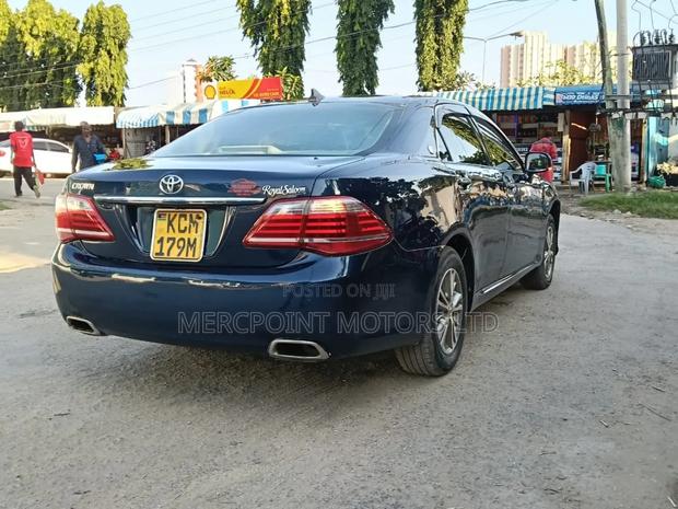 Toyota Crown 2011 Blue