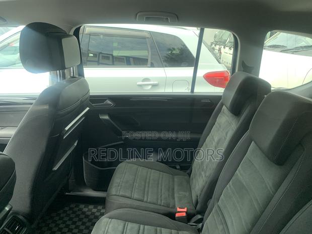 Volkswagen Touran 2018 Gray