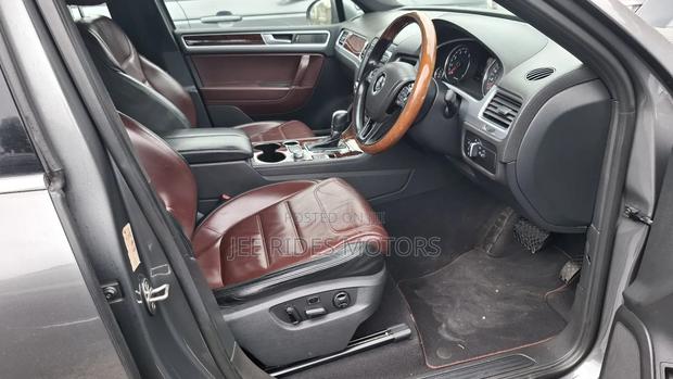 Volkswagen Touareg VR6 Executive AWD 4MOTION 2016 Silver