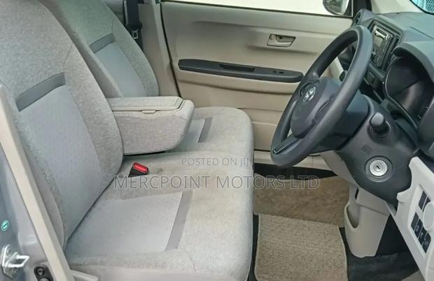 Toyota Passo 1.0 FWD 2018 Silver