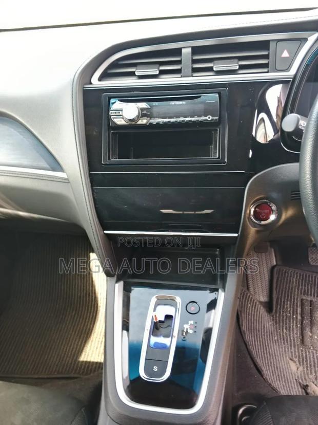 Honda Fit Shuttle 2018 Gray