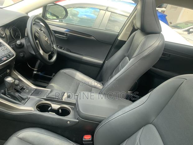 Lexus NX 300 FWD 2018 Silver