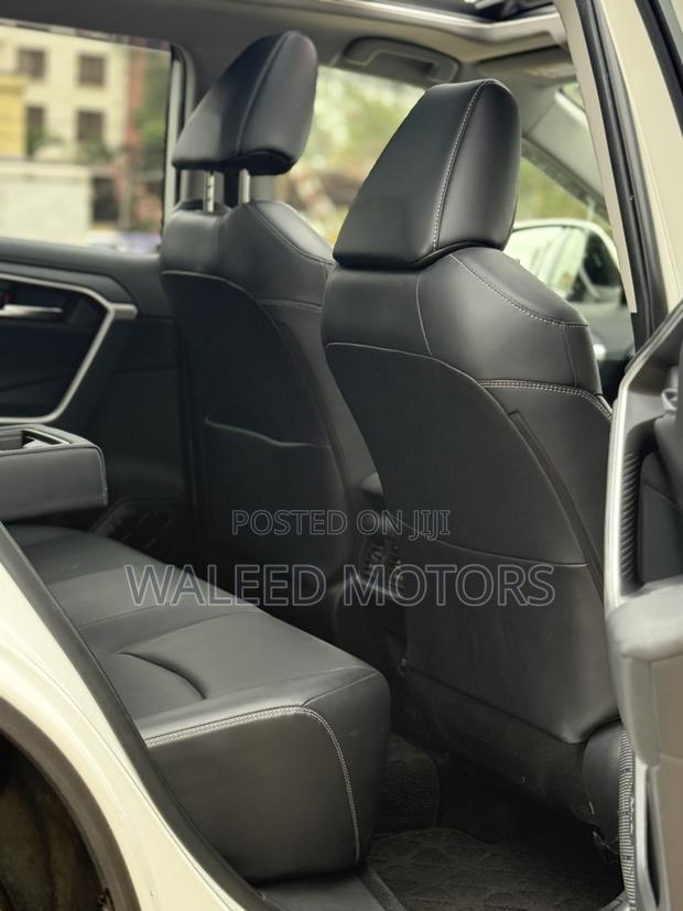 Toyota RAV4 2019 Pearl
