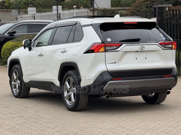 Toyota RAV4 2019 Pearl