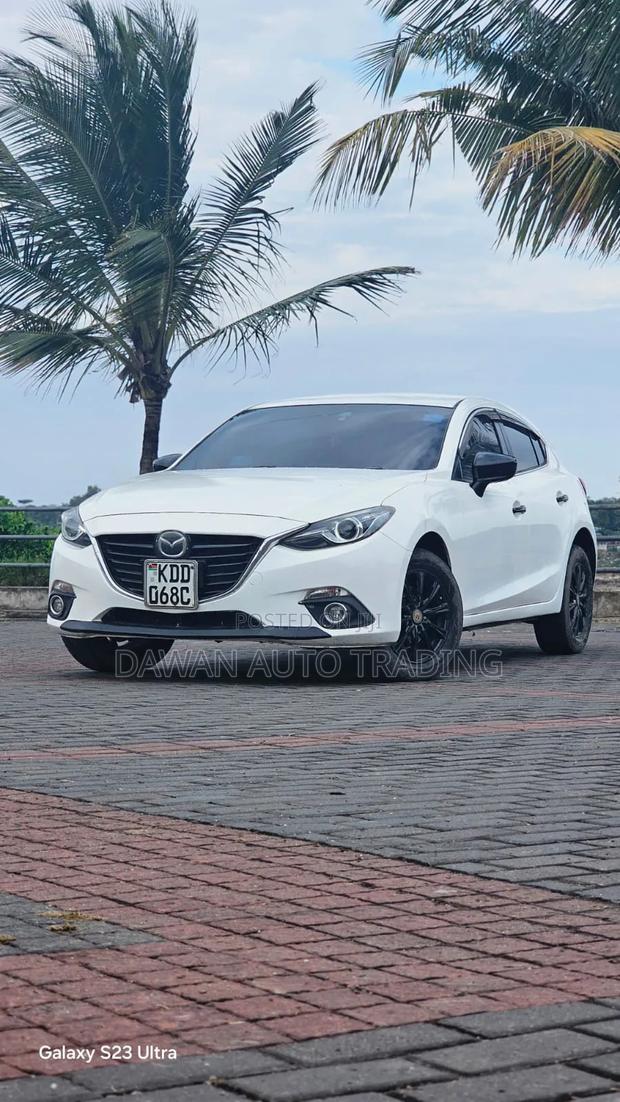 Mazda Axela 2015 White