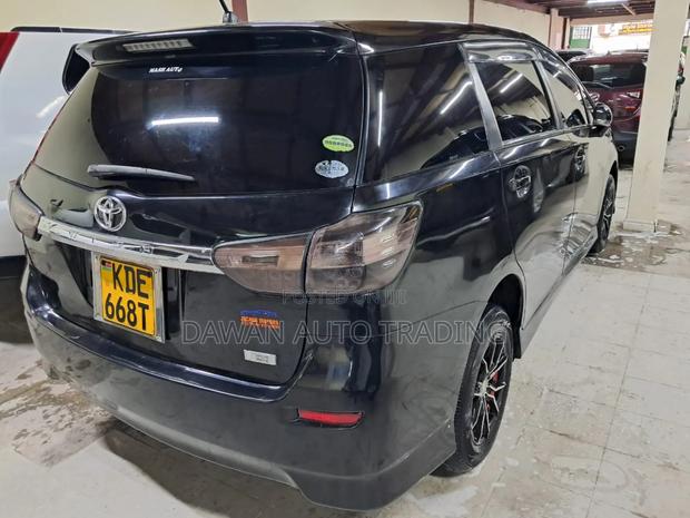 Toyota Wish 2014 Black
