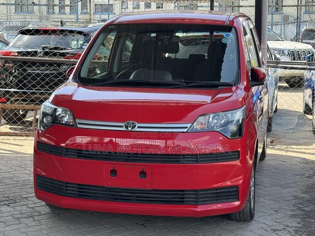 Toyota Spade 2018 Red