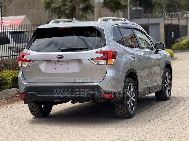 Subaru Forester 2019 Silver