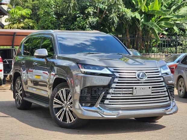 Lexus LX 2022 Silver