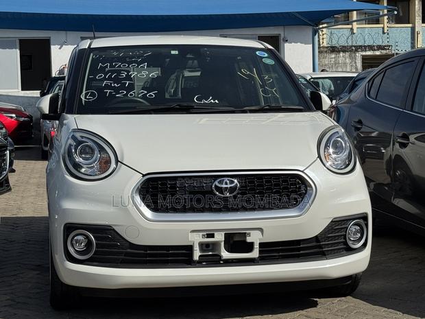 Toyota Passo 2019 White