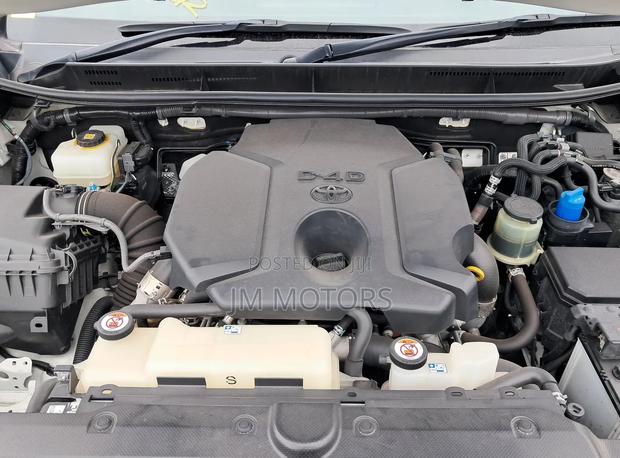 Toyota Land Cruiser Prado 2019 Pearl
