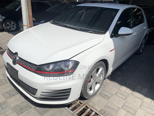 Volkswagen Golf TSI SE FWD 2018 White