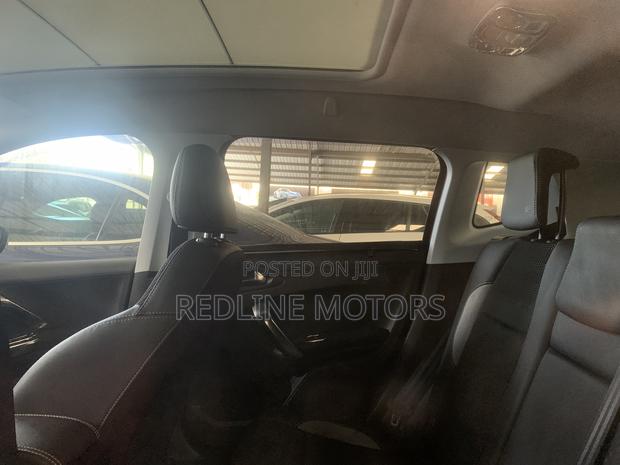 Peugeot 2008 1.6 BlueHD (100 Hp) 2018 Red