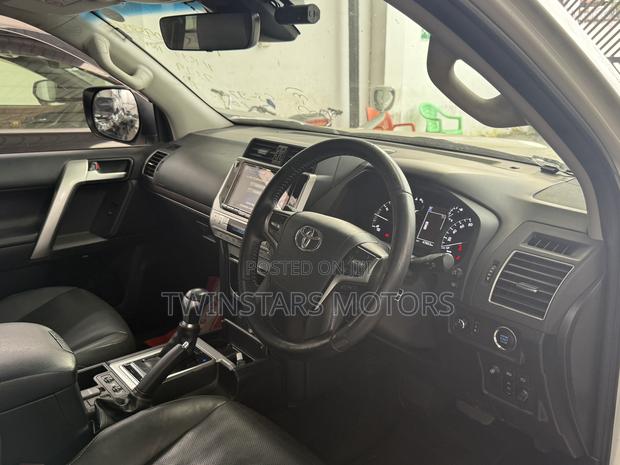 Toyota Land Cruiser Prado 2.7 2018 White