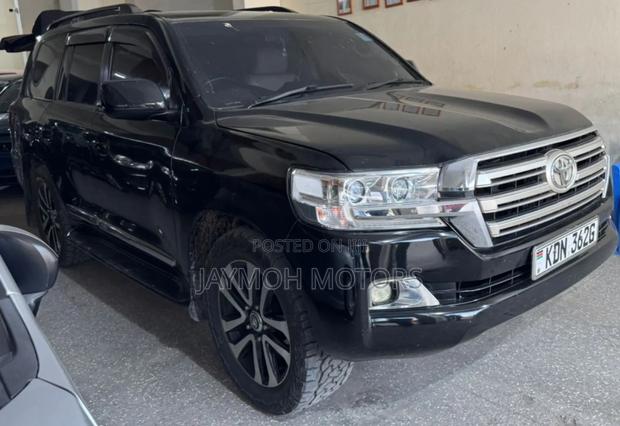 Toyota Land Cruiser 2016 Black