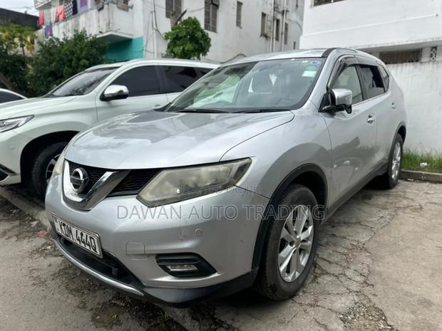 Nissan X-Trail 2016 Silver