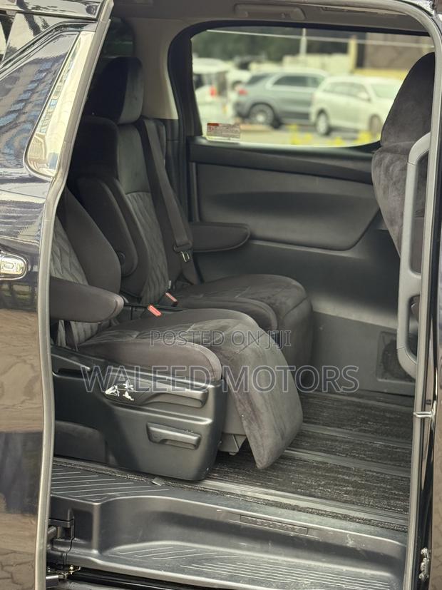 Toyota Vellfire 2018 Black