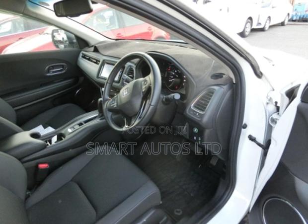 Honda Vezel 2018 White
