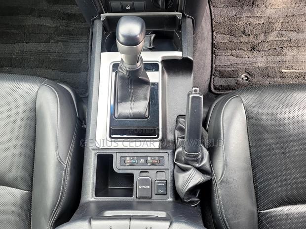 Toyota Land Cruiser Prado 2018 Black