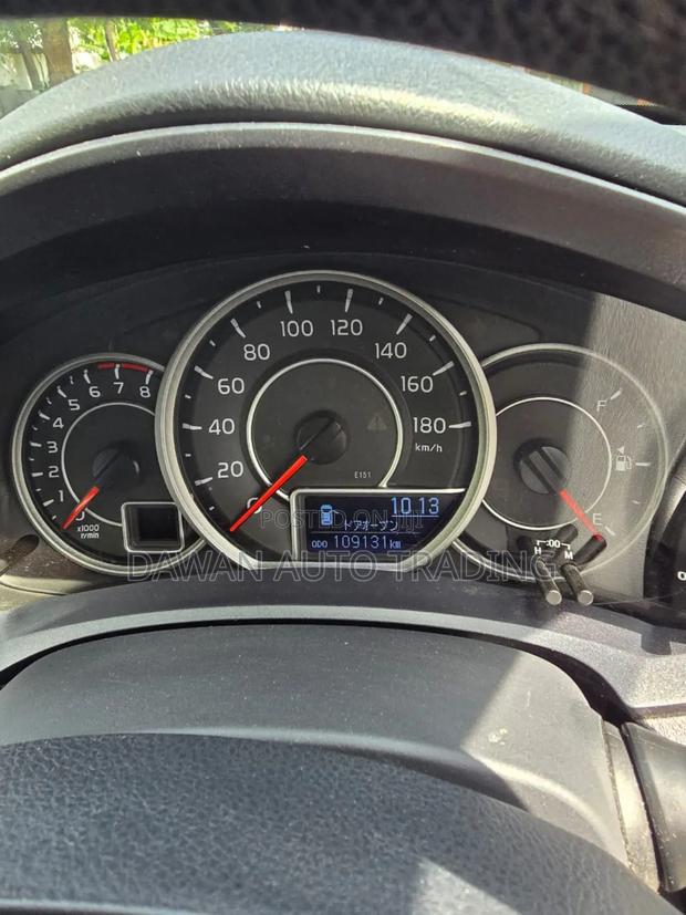 Toyota Corolla Fielder 2018 Silver