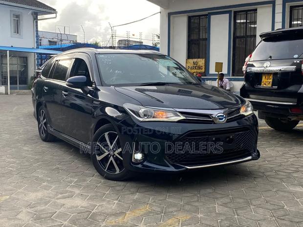 Toyota Corolla Fielder 2018 Blue