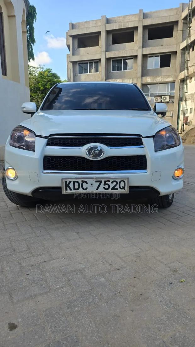 Toyota RAV4 2015 White