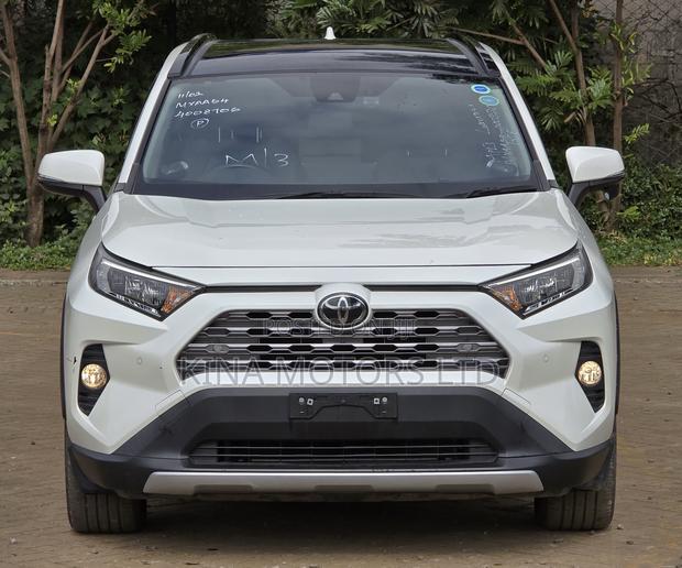 Toyota RAV4 2019 White