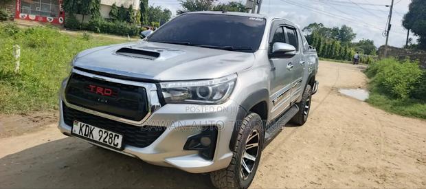 Toyota Hilux 2016 Silver